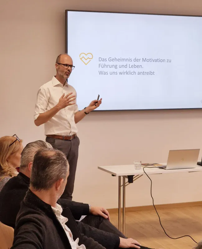 Philipp Weifner bei Vortrag über Motivation
